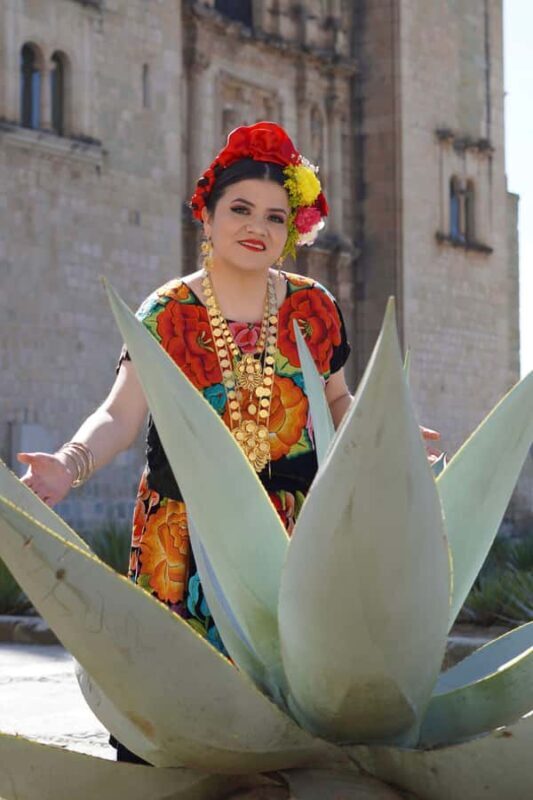 Show off your beauty wearing a typical Oaxacan costume + photo session - Who should consider this experience?