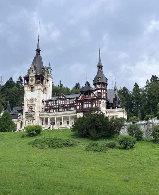 Sibiu: Dracula's Castle and Dino Park Day Trip - Key Points