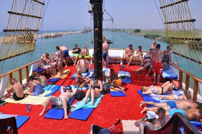 Side: Dolphin Island Boat Tour with Foam Party and Lunch - FAQ