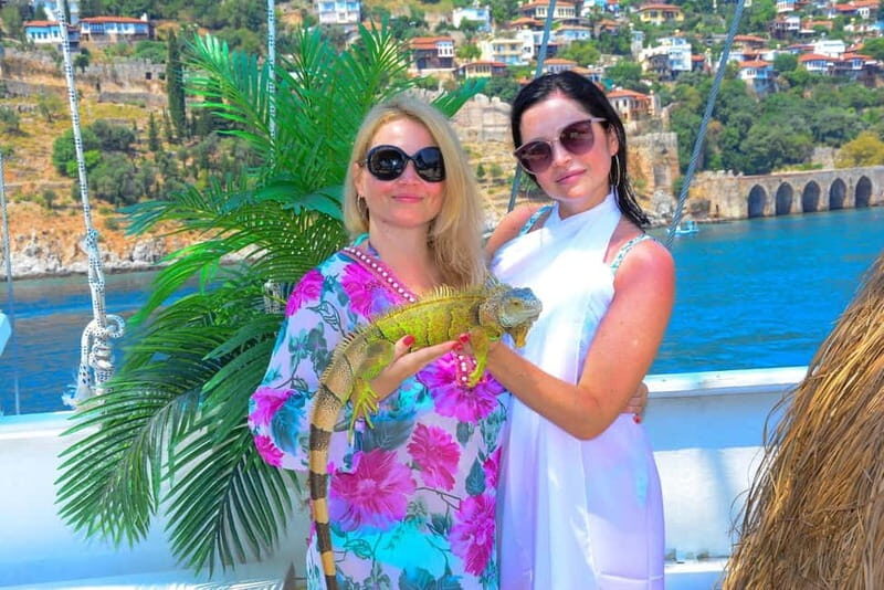 Side to Alanya Boat Tour with Soft Drinks & Cleopatra View - Key Points