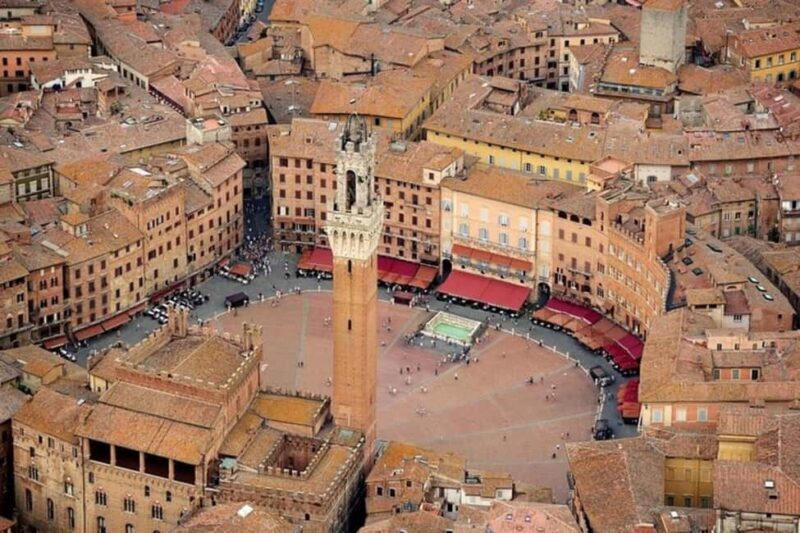 Siena : Highlights Private Walking tour - The Heart of Siena: Starting at Piazza del Campo
