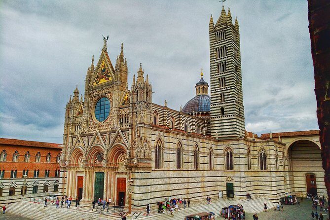 Siena private guided tour for families - Piazza del Campo: The Heart of Siena