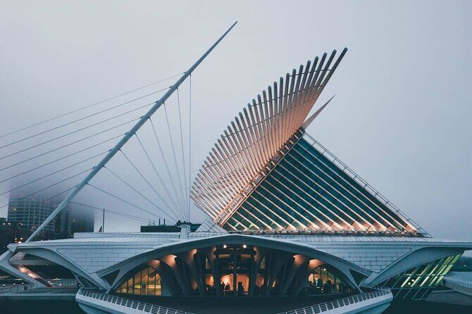 Sightseeing in Milwaukee  Private Walking Tour - What the Reviews Say