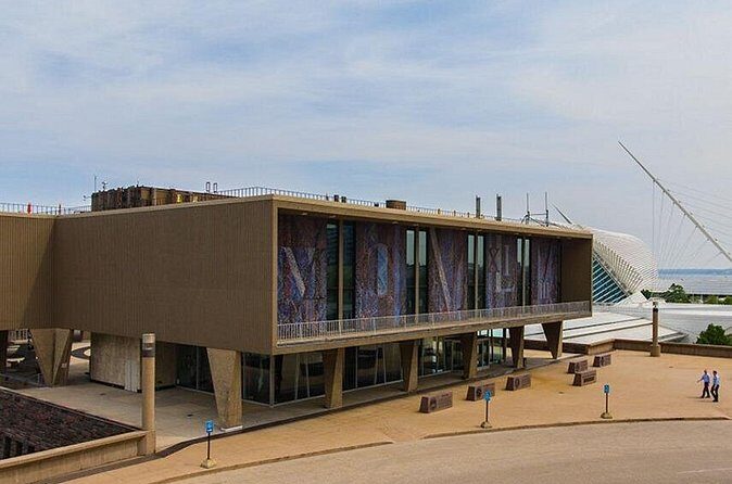 Sightseeing in Milwaukee  Private Walking Tour - Who is This Tour Best For?