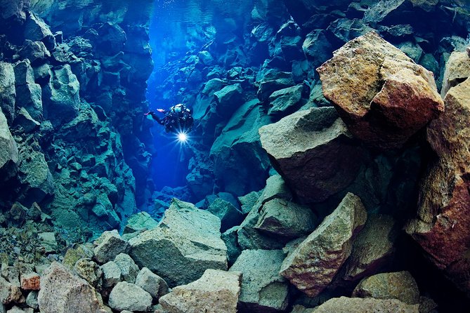 Silfra: Diving Between Tectonic Plates - Meet on Location - The Practical Details That Matter