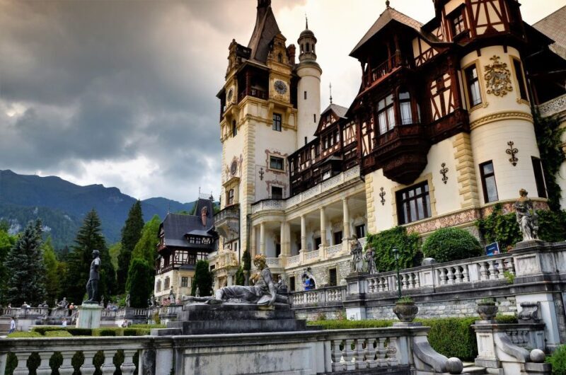 Sinaia: Pele Castle Tour with An Expert Guide - The Guided Tour Experience