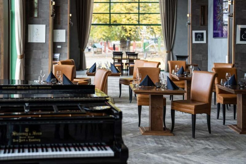 Sinatra Tribute. Concert & dinner. - Key Points