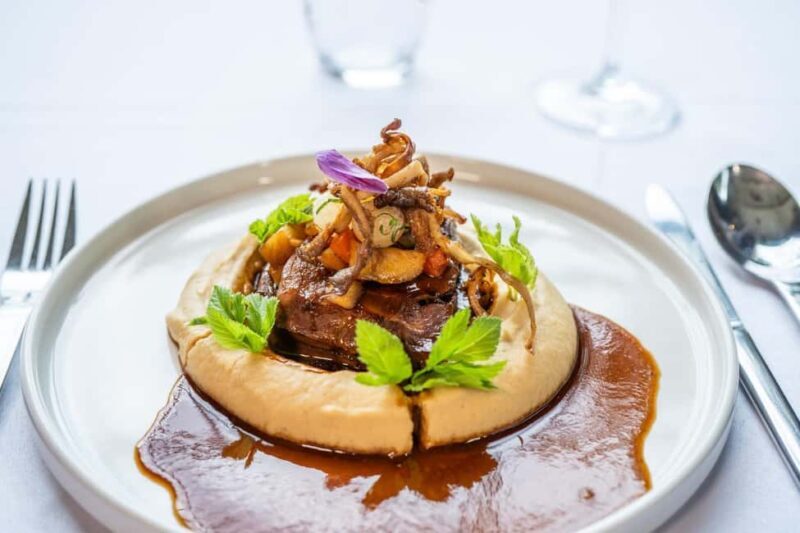 Sinatra Tribute. Concert & dinner. - The Venue: Art Restaurant Mánes and Its Cultural Charm