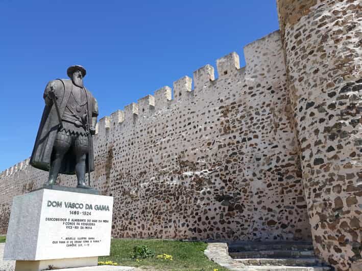 Sines: Tour of the historic center, museum & castle of Sines - What This Tour Offers in Detail