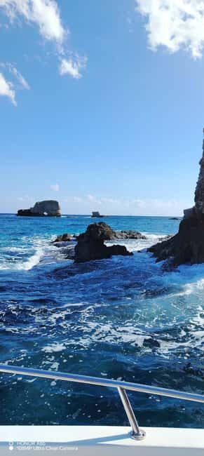 Siracusa: Christmas Boat Tour with "Spumante and Pandoro" - Starting Point and Initial Impressions