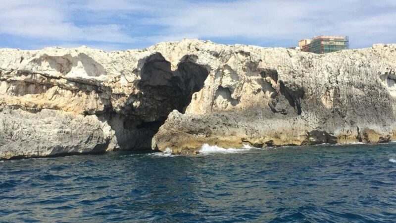 Siracusa: Ortygia Island Boat Tour with Grotto Visit - Key Points