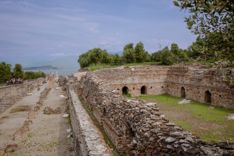 Sirmione: Grotte di Catullo Archeological Tour - The Experience in Action