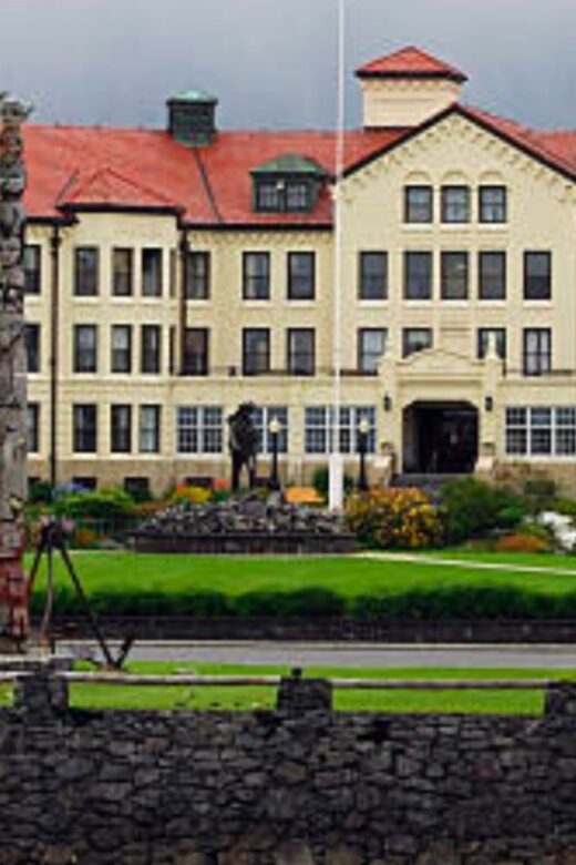 Sitka: Totem Poles, Raptor Centre, & Fortress of Bears Tour - FAQ