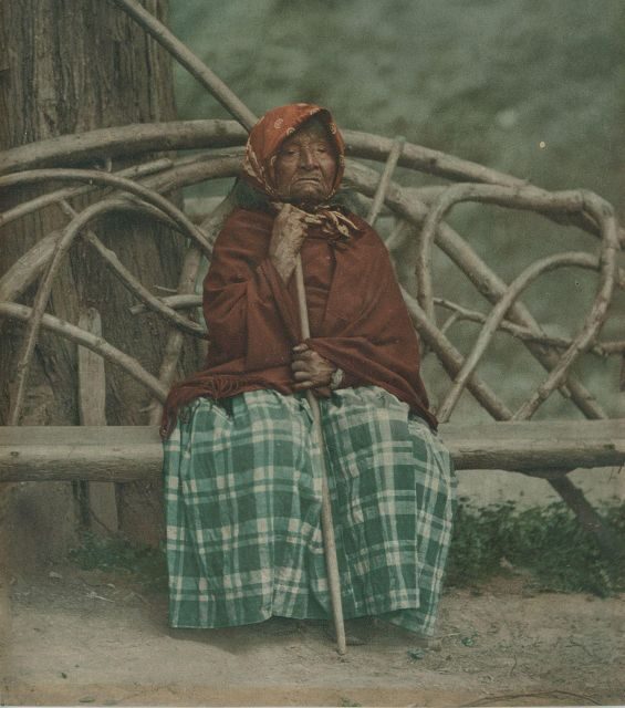 Six Women - A Historical Walking Tour - An Honest Look at the Tour