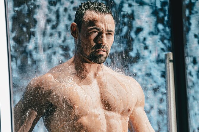 SIXX PAXX Men´s Performing Arts Show Berlin - Inside the SIXX PAXX Theater Berlin: what the show feels like