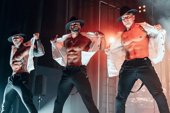 SIXX PAXX Men´s Performing Arts Show Berlin - What you’ll actually see: singing, dancing, and acrobatics