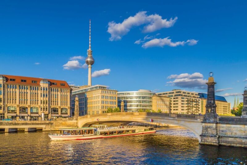 Skip-the-line Boat Cruise and Berlins Old Town Guided Tour - Getting to Know the Tour: What You Can Expect