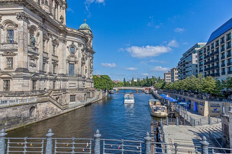 Skip-the-line Boat Cruise and Berlins Old Town Guided Tour - Why This Tour Works Well