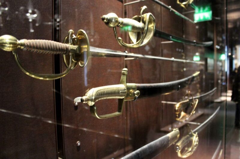 Skip-the-line Les Invalides Guided Tour Semi Private 8ppl - Key Points