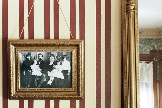 Skip the Line: Public Tour-Adult Admission Ticket (50 mins) - FAQs