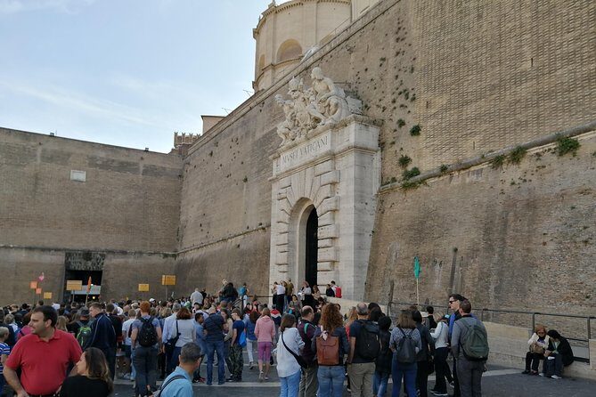 Skip-The-Line: Sistine Chapel & Vatican Tour with A Guide - Key Points