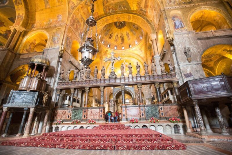 Skip the Line: St. Mark's Basilica Tour - The Group Size and Tour Management