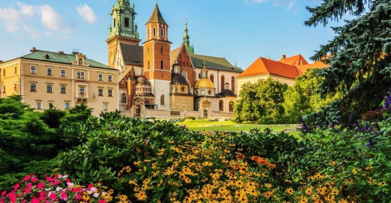 Skip the Line Wawel Castle Chambers Small Group Tour - What to Expect from the Tour