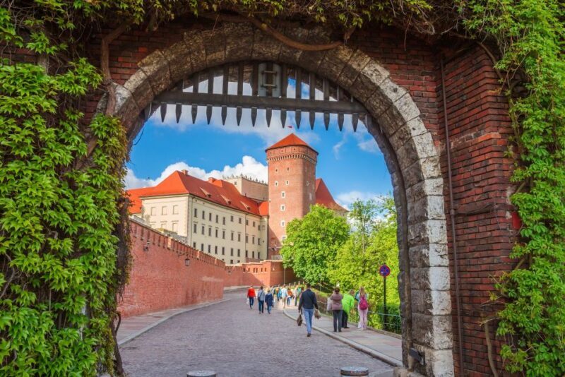 Skip the Line Wawel Castle Chambers Small Group Tour - FAQ