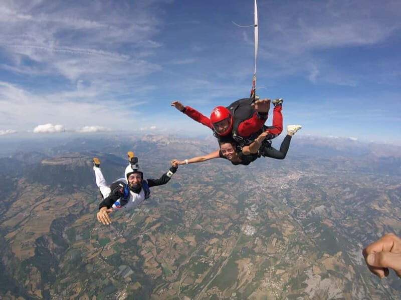 Skydiving in Gap-Tallard - The Practicalities: What You Need to Know