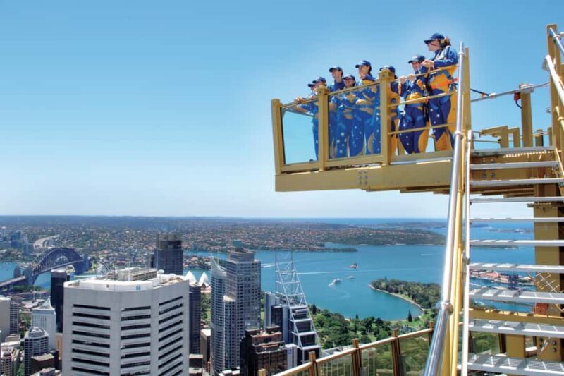 Skywalk at The Sydney Tower Eye: Ticket & Tour - Guides and Commentary