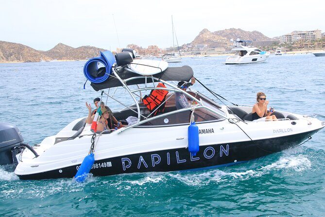 Small boat rental in cabo - Yamaha 28ft. - Key Points