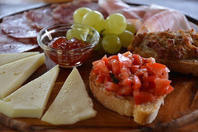 SMALL GROUP Chianti 2 wineries & lunch (max 8 people) - Is This Tour Right for You?