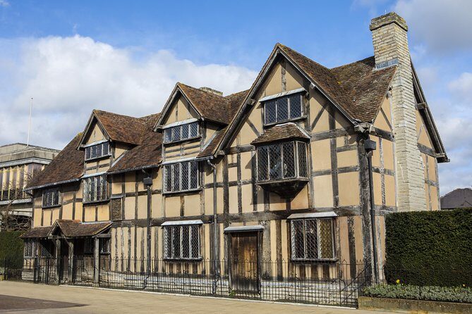 Small Group Cotswolds Villages, Stratford and Oxford Day Tour from London - FAQs