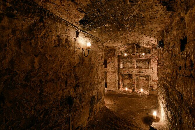 Small Group Edinburgh Night Walking Tour with Haunted Vaults - What to Expect from This Night Tour