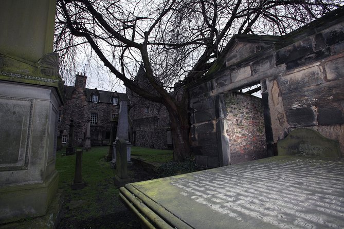Small Group Edinburgh Underground Vaults & Graveyard Ghost Tour - Who This Tour Is Actually For