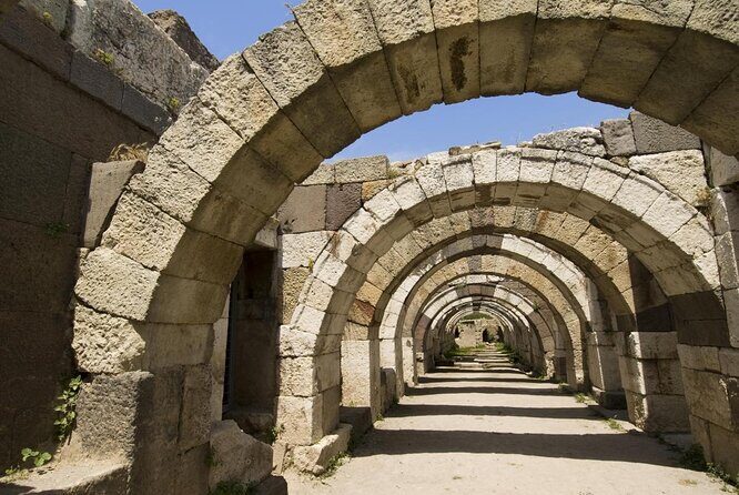 Small-Group Full Day Pergamum and Asklepion Tour from Izmir - How the Tour Is Structured