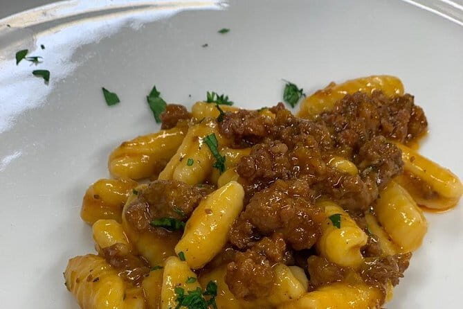 Small Group Gourmet Cooking Lesson With Lunch In Florence - The Venue and Atmosphere