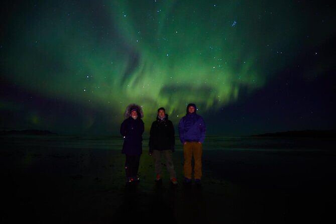 Small group Hunting for the Northern Lights in Reykjavík engrus - Who is this tour suited for?