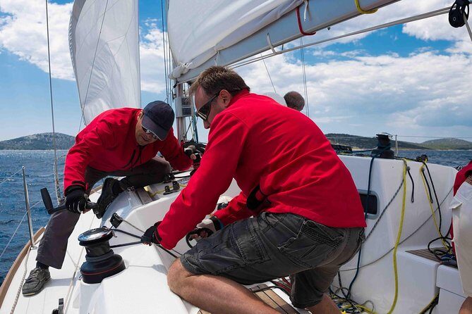 Small-Group Sailing Lesson in Barcelona - Key Points