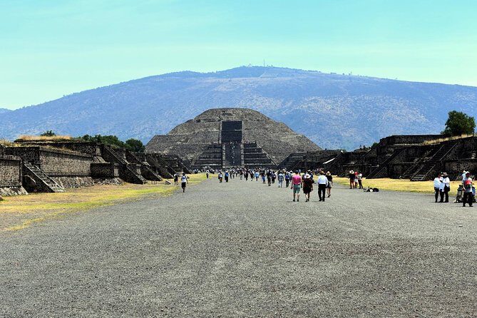 Small Group: Teotihuacan Pyramids and Shrine of Guadalupe with Lunch - FAQs