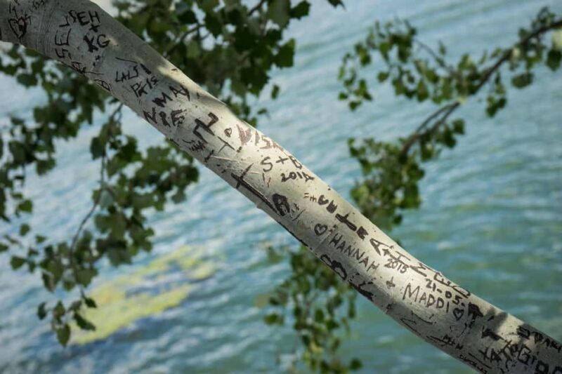 Small group tour of Paris: Ile de la Cité & Ile Saint-Louis - Exploring the Heart of Paris: The Itinerary and What You Can Expect