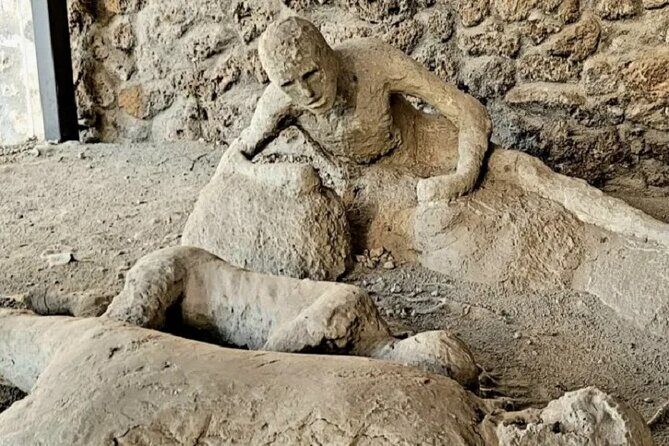 Small Group Tour Pompeii and Herculaneum from Rome - The Basics of the Tour