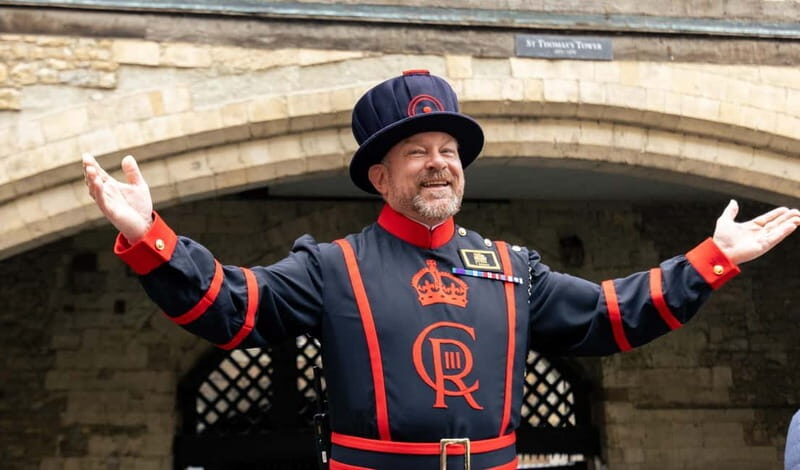 Small Group Tower of London, Crown Jewels & White Tower Tour - Key Points