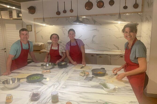 Small group Traditional Tuscan Cooking in Florence with wine - Key Points