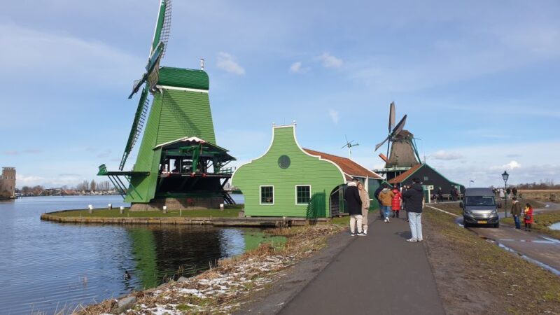Small Group Zaanse Schans & Volendam Tour w/ Hotel Pick up - Exploring the Dutch Countryside: A Detailed Look at the Small Group Zaanse Schans & Volendam Tour