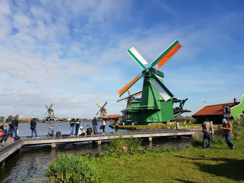 Small Group Zaanse Schans & Volendam Tour w/ Hotel Pick up - Zaanse Schans: Windmills, Clogs, and Cheese
