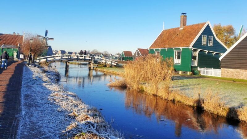 Small Group Zaanse Schans & Volendam Tour w/ Hotel Pick up - Exploring Volendam: A Seaside Treasure