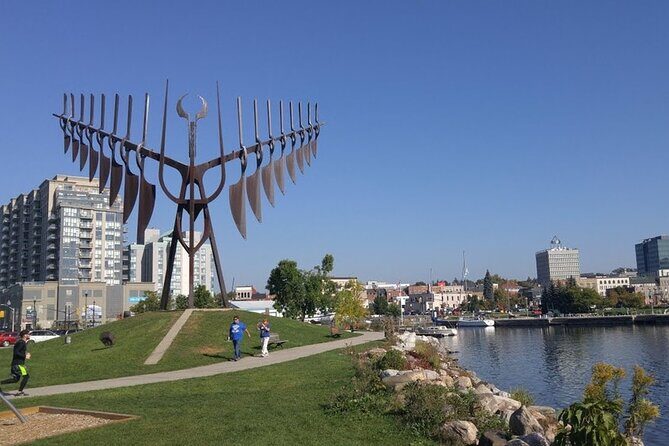 Smartphone Audio Driving Tour between Collingwood and Toronto - Important Landmarks and Historical Spots