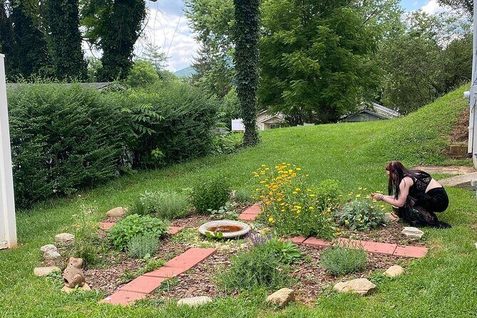 Smoke Bundle Making Workshop near Asheville - A Closer Look at the Experience