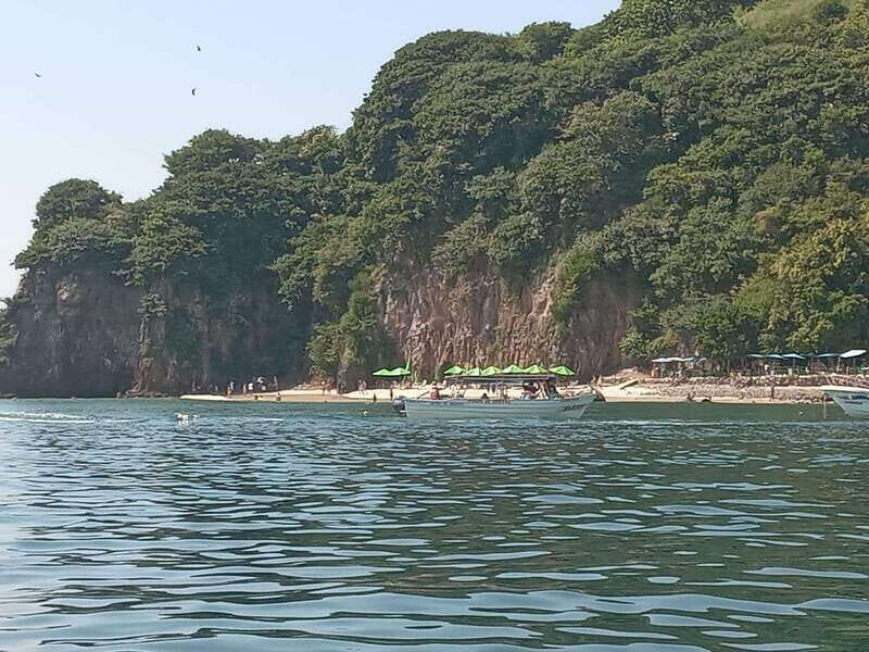 Snorkel to Playa del Toro departing from Sayulita : day at the beach - What to Expect on Your Snorkel to Playa del Toro Tour